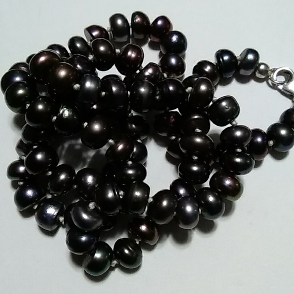 Peacock Pearl Necklace - Picture 4 of 4